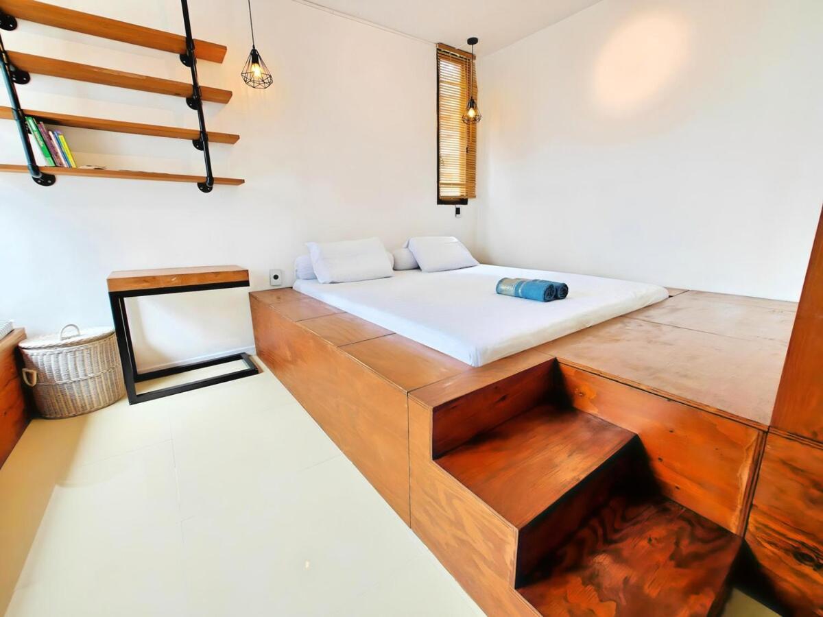 Apartemen Stylish 3br Rasuna With Pool, Gym,wi-fi, Netflix By 2ndhome *